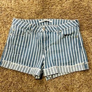 Celebrity Pink size 9 denim striped jeans shorts cuffed